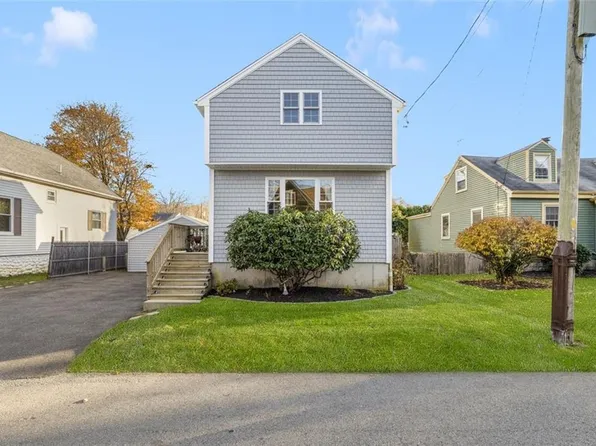 946 Terry Ln, New Bedford, MA 02745