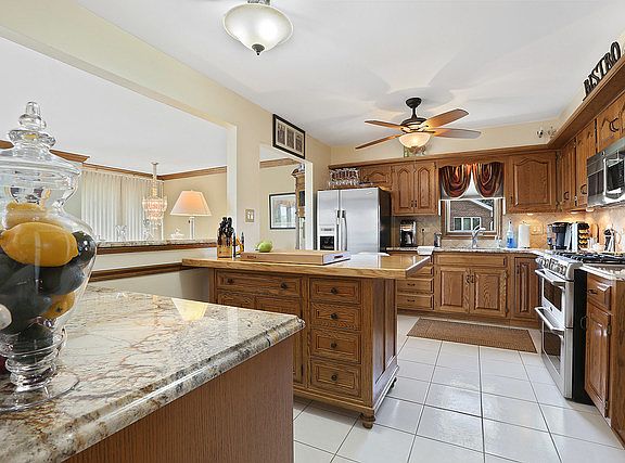 4th image of 10504 Lynn Dr #154