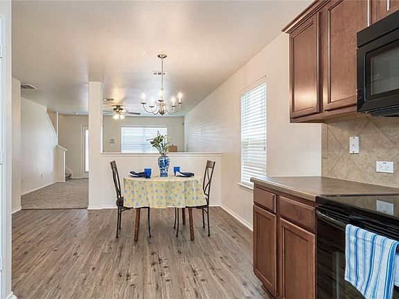 2nd image of 1818 Enchanted Rock Dr