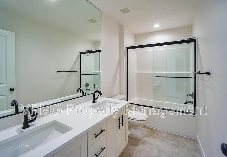 1605 NE 180th Ave — Photo 25