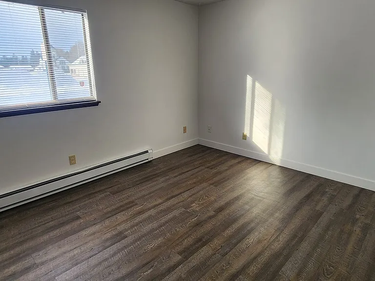 The Deer Park Apartments! — Photo 16