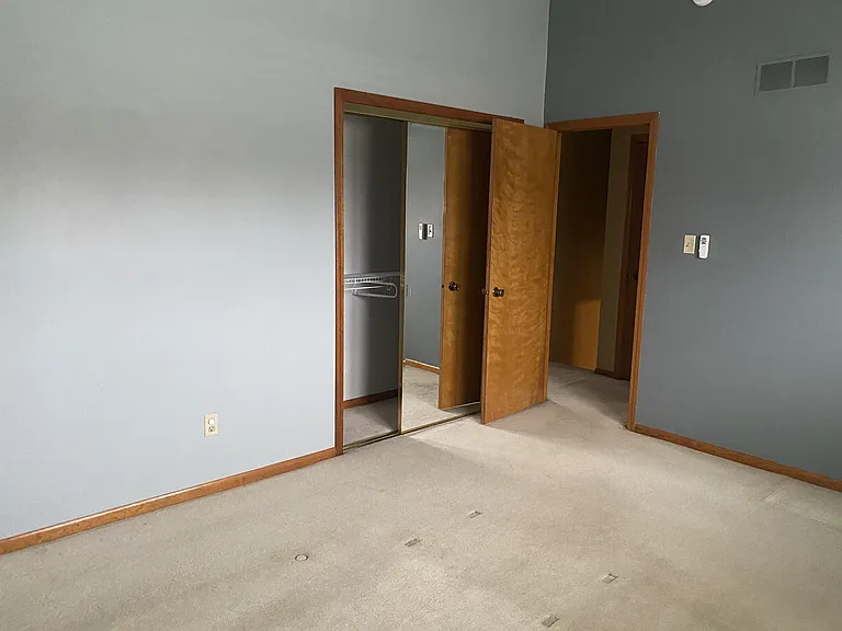 1325 W 75th Pl — Photo 10