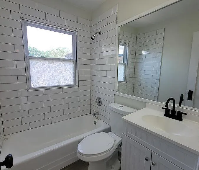 4327 Mercier St #4329-2S — Photo 8