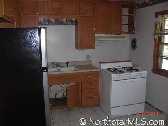 3rd image of 1339 Arlington Ave E