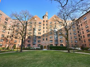 190 Garth Rd APT 1Q, Scarsdale, NY 10583