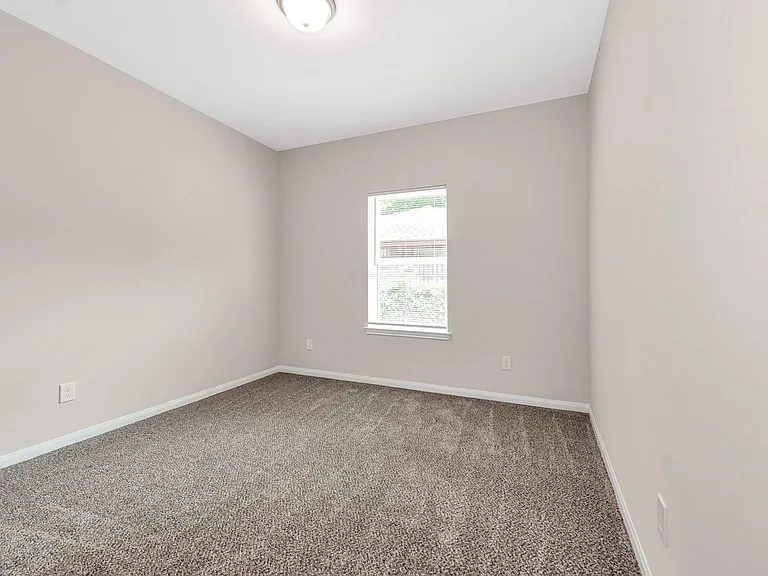 1206 Denison Ave — Photo 13