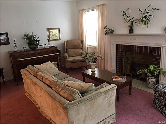 2nd image of 1518 Earlham Dr
