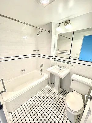 Rented by Addison Property Group | media 8