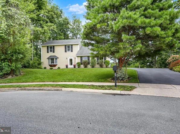 805 Leeds Ct, Harrisburg, PA 17112
