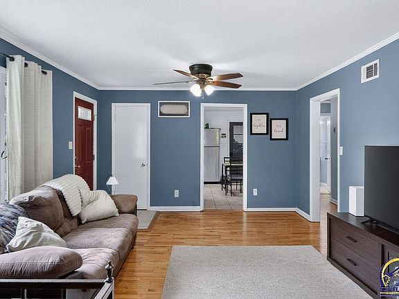 4th image of 1503 SW 29th Ter
