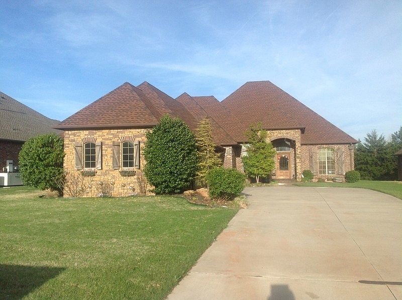 1st image of 204 S Nelson Dr