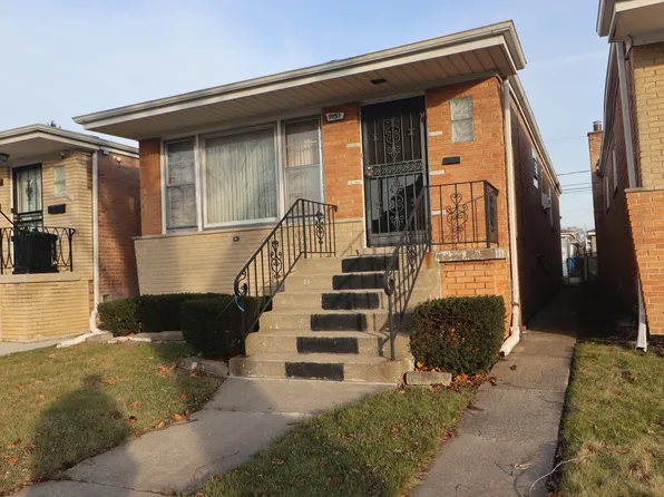 9953 S Perry Ave, Chicago, IL 60628