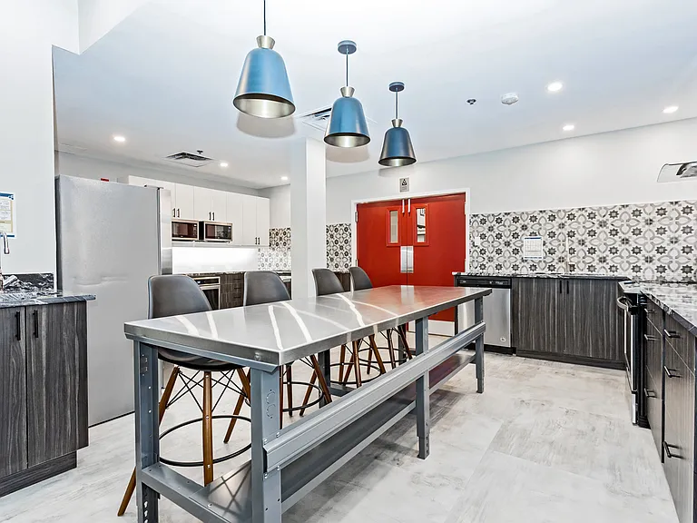 330 McLeod St — Photo 1