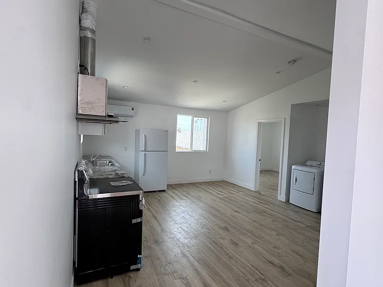 1328 W 87th St #A — Photo 3