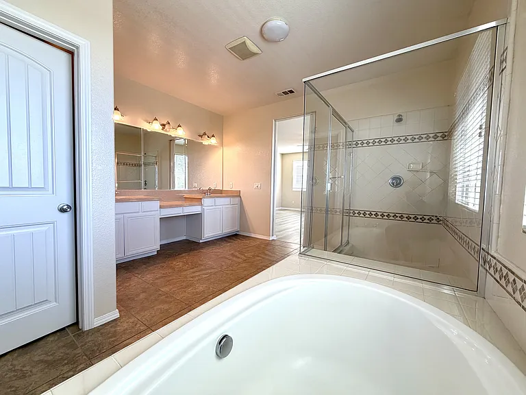 40220 Emily Pl — Photo 40