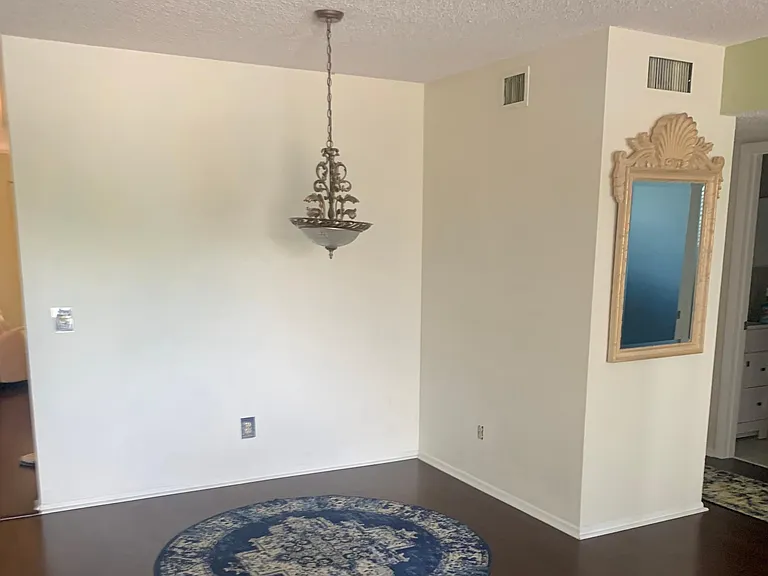 Dining room to hallway