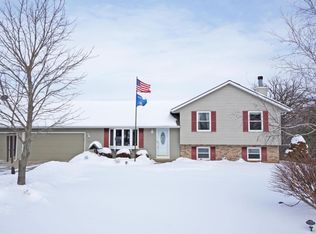 W317S2951 Roberts Ct N, Waukesha, WI 53188