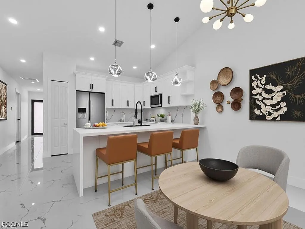 3 bed, 2.0 bath, 1200 sqft, $1,950 — Photo 3
