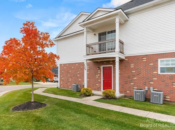 1304 Riversedge Dr #52, Saline, MI 48176