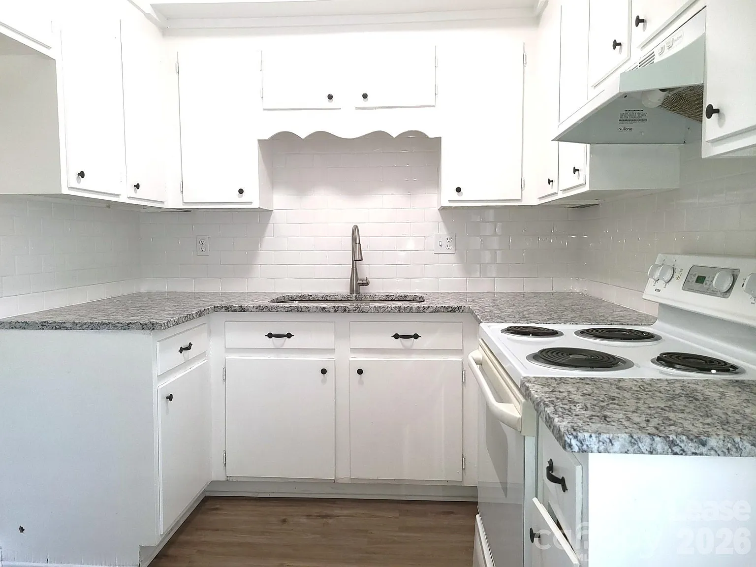 2 bed, 1.5 bath, $1,225 — Photo 2