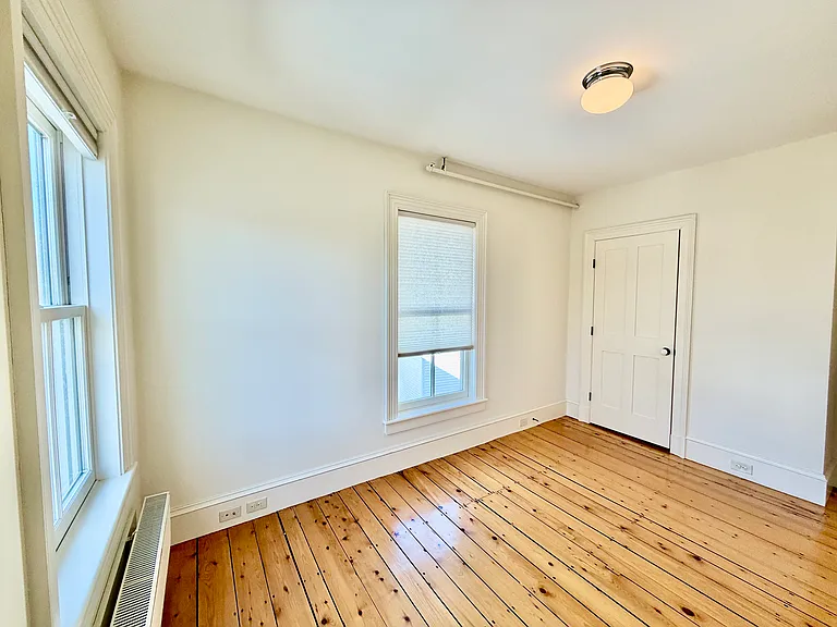 200 Main St #202 — Photo 9