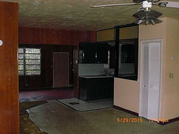 3rd image of 340 NW 193rd Ter