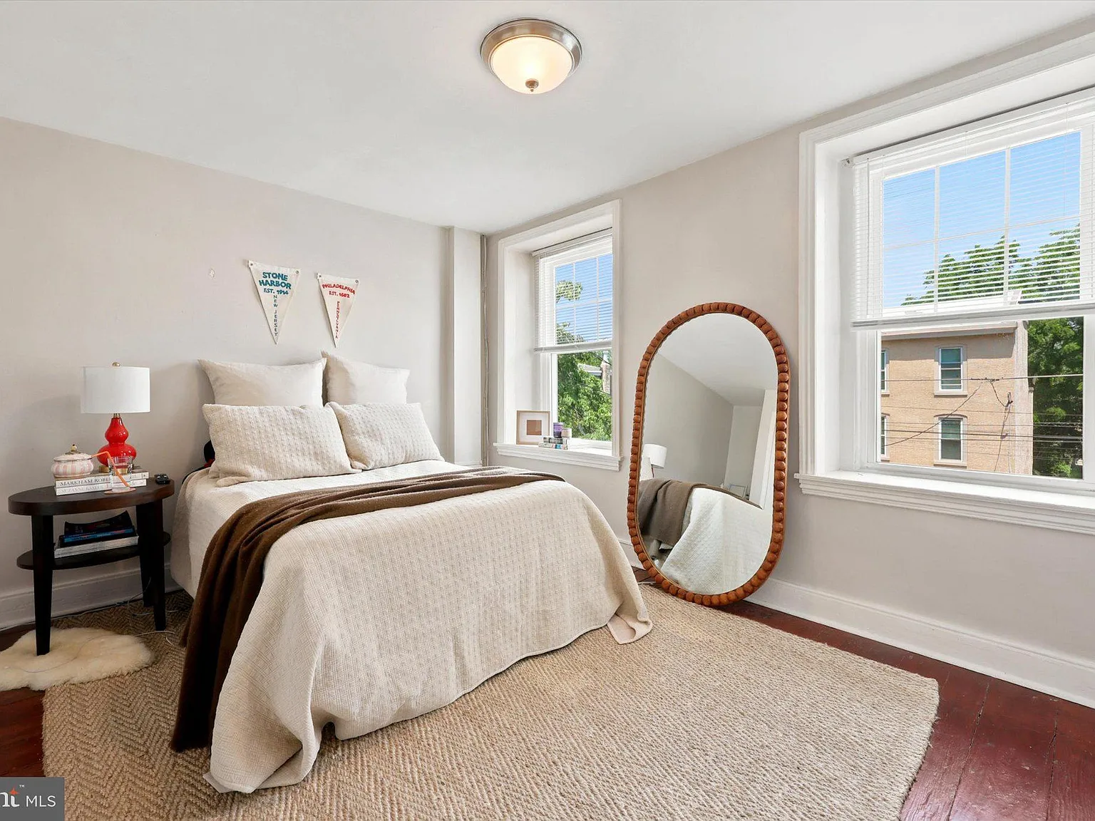 4 bed, 2.0 bath, 1704 sqft, $2,650 — Photo 2