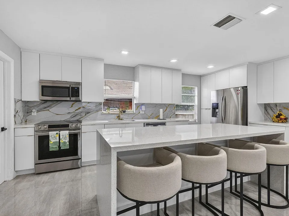 800 NW 6th Ave