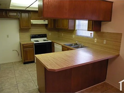 16319 Covey Run Ct — Photo 4