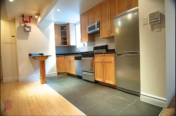 Rented by REAL New York | media 4