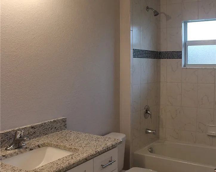 1327 SW 3rd Ave — Photo 7