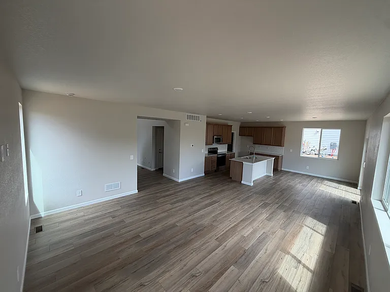 1794 Jennifer St — Photo 5