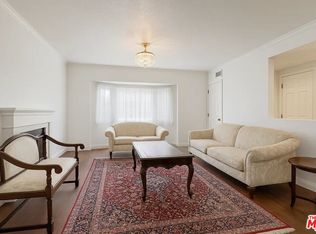 21620 Burbank Blvd Unit 9, Woodland Hills, CA 91367