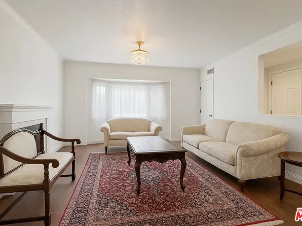 21620 Burbank Blvd Unit 9, Woodland Hills, CA 91367