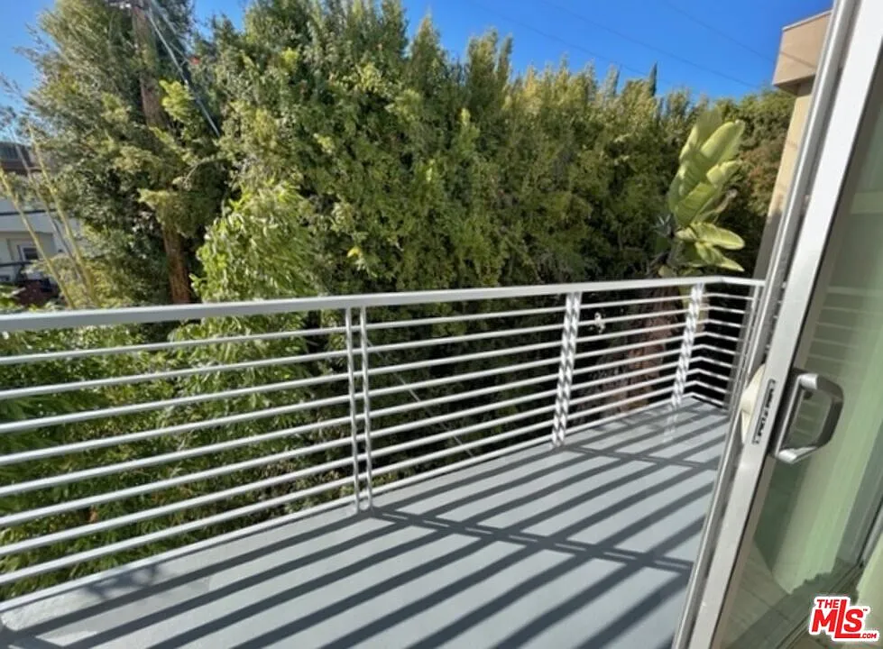 2 bed, 2.0 bath, 1000 sqft, $3,595 — Photo 4