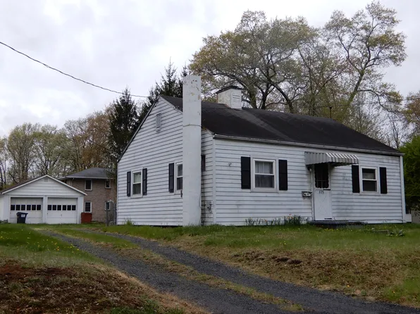 615 Queen St, Stroudsburg, PA 18360