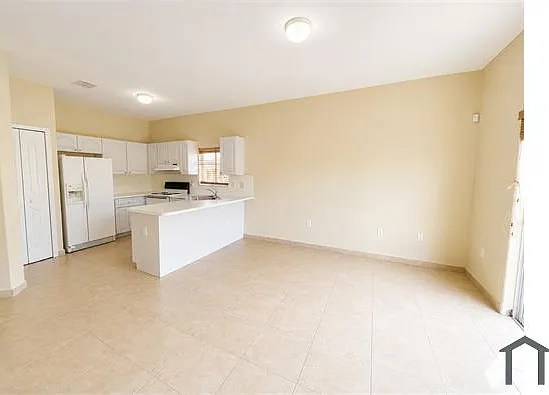 705 SE 13th Ter — Photo 1