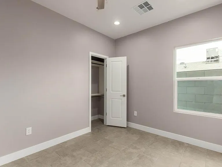 2336 E Harvard St — Photo 11