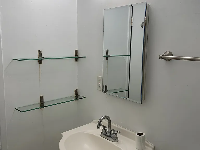 5754 Hazeltine Ave #2 — Photo 10