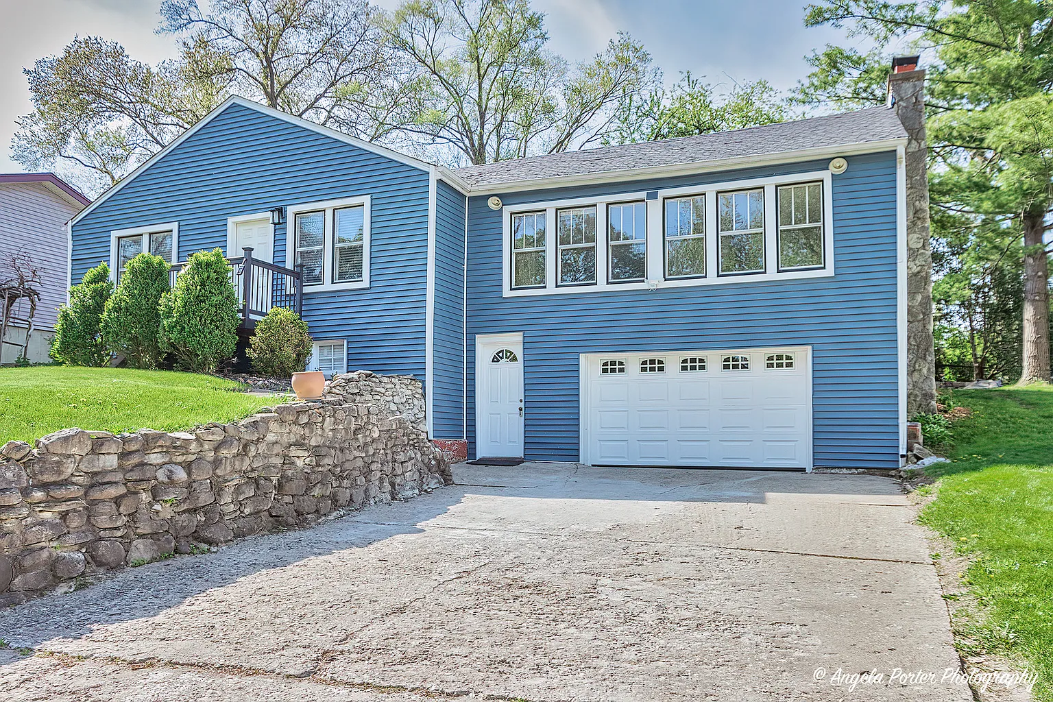 407 Ivy Rd photo 1