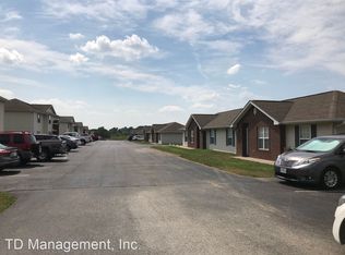 96 Wellspring Dr #6374812, Reeds Spring, MO 65737