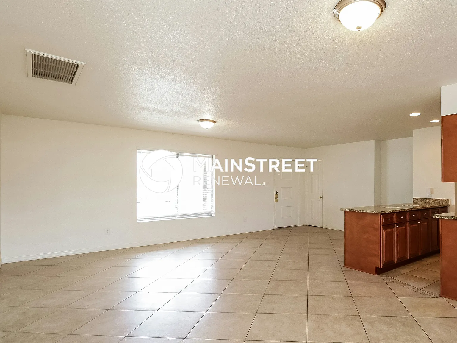 4725 W Crittenden Lane — Photo 3