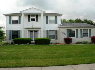 4458 Clarke Dr, Troy, MI 48085
