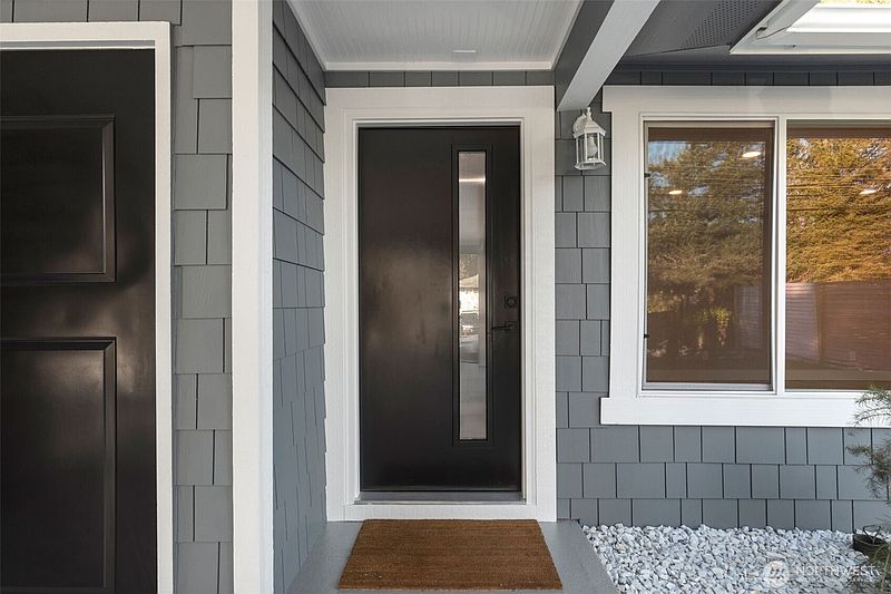 2nd image of 655 Union Ave NE