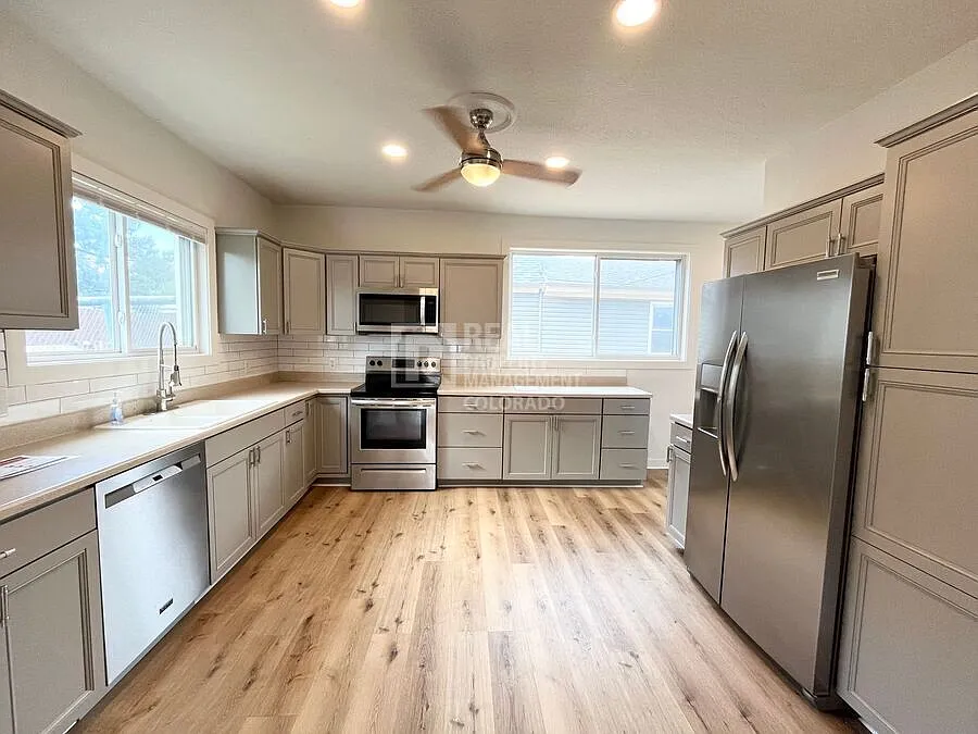 Unique Commercial/Residential Opportunity with Massive Shop Space — Photo 4