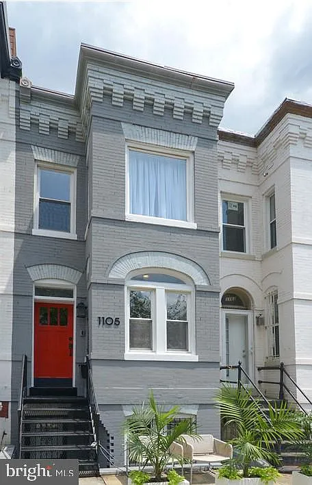 1105 6th St NE photo 1