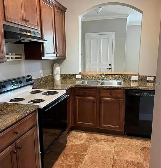 611 Campus St #180 — Photo 6