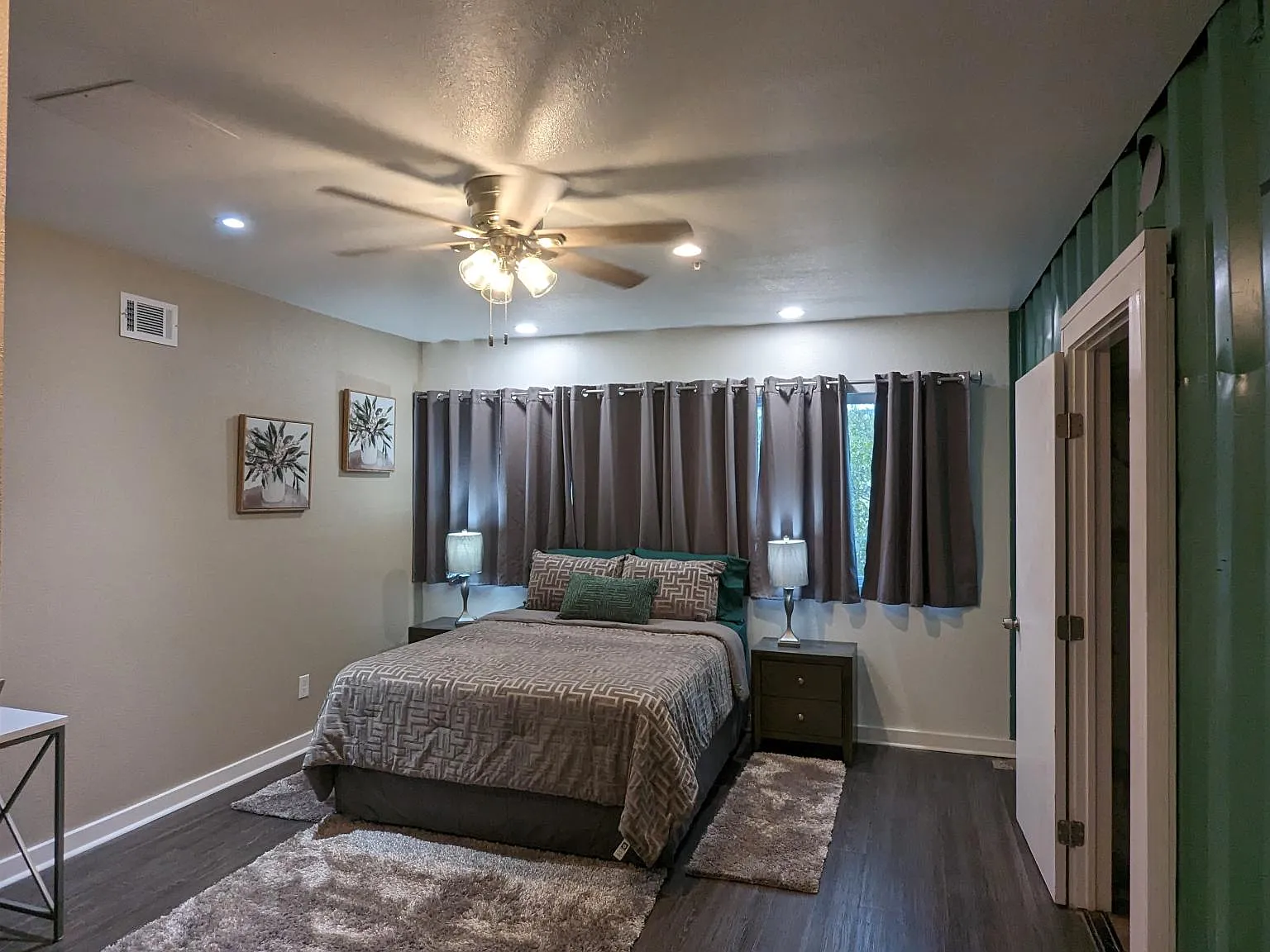 8 bed, 6.5 bath, 4440 sqft, $950 — Photo 3