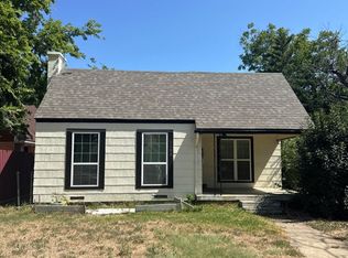 1100 W Waggoman St, Fort Worth, TX 76110