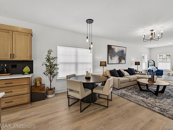 5th image of 1652 Pinecroft Ln